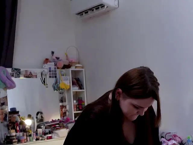 Tabufreie MILF-Geliebte stimuliert seinen Penis