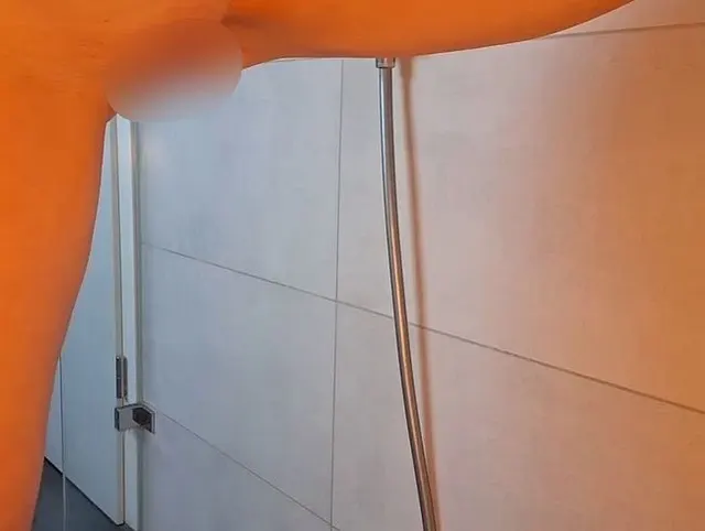 Nach dem geilen Fick kommt der geile Piss unter der Dusche