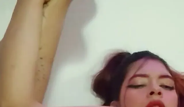 Lass mich deinen Schwanz mit meinem Arsch so tief und hart ficken, wie ich es liebe