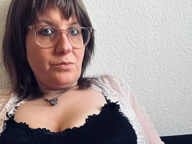 Neues SB Video mit Dildo - Muschi und Anal verwöhnt