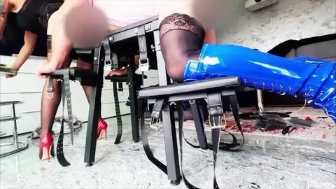 Extrem Hardcore und pervers. Lilith leckt ihm das Poloch aus und wichst ihm einen.