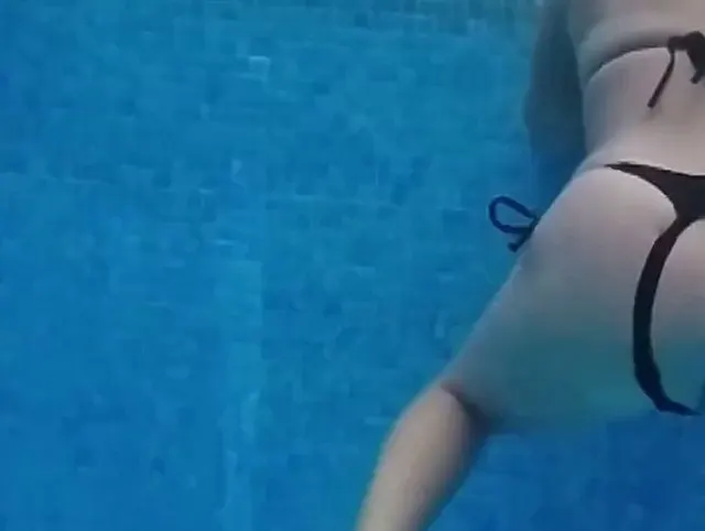 Poolparty der erste Unterwasser Porno mal was anderes!!!
