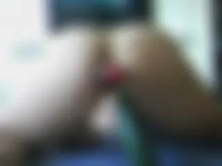 DILDO und GURKEN FICK in Arsch und Fotze mit dirty talk