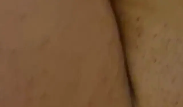 Schön in meiner Fotze eingeschmiert und mir schön hart in den Arsch gefickt....1ter Teil