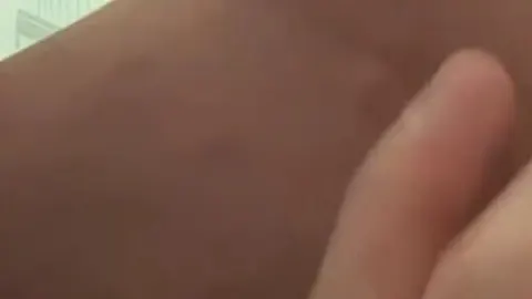 ??Möhre tief in Fotze und im arschloch ??