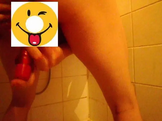 Heimlich bei einer Freundin in der Dusche!