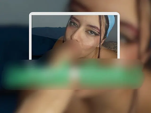 a double penetration and vibrations from another world to cum a lot
