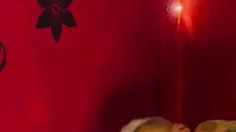 Einfach geil Teil 2 beiden Löchern selbst besorgt