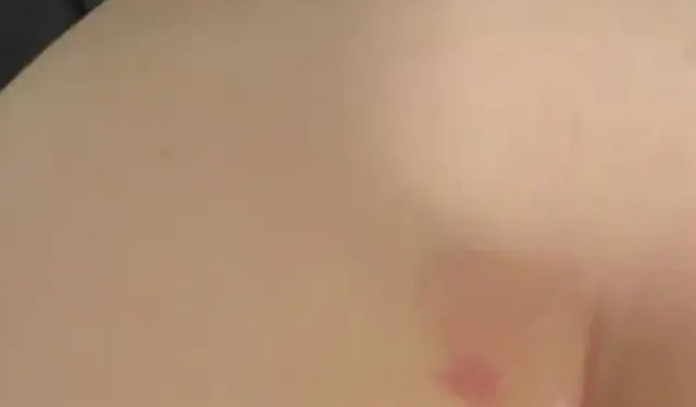Mollige Amateurin Tessa wird erst in den Arsch und dann in die Muschi gefickt