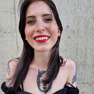 Profilbild von Lou-Nesbit