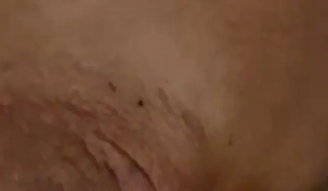 Schön in meiner Fotze eingeschmiert bis er mir hart in den Arsch fickt...2ter Teil